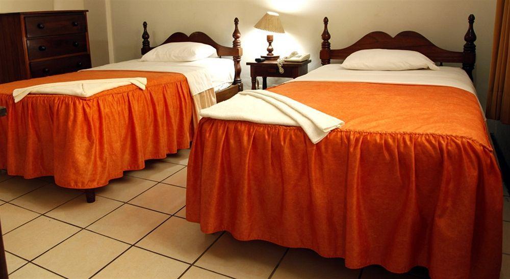 Hotel Cabana Quinta Пуэрто-Мальдонадо Экстерьер фото